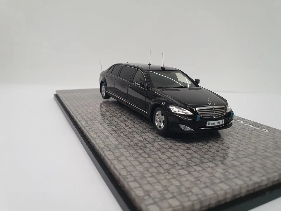 1/43 MEGA RARE MERCEDES-BENZ S600 PULLMAN GUARD W221 MEDVEDEV DIP MODELS GON221 - Image 4 of 4