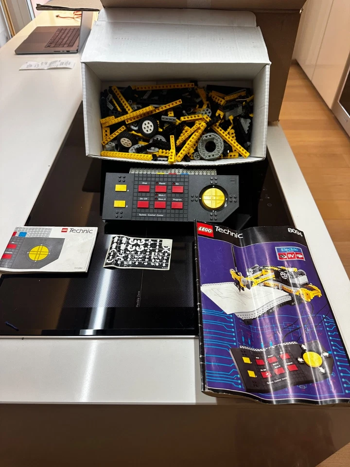 LEGO 8094 TECHNIC Control Centre, foto 1 di 5