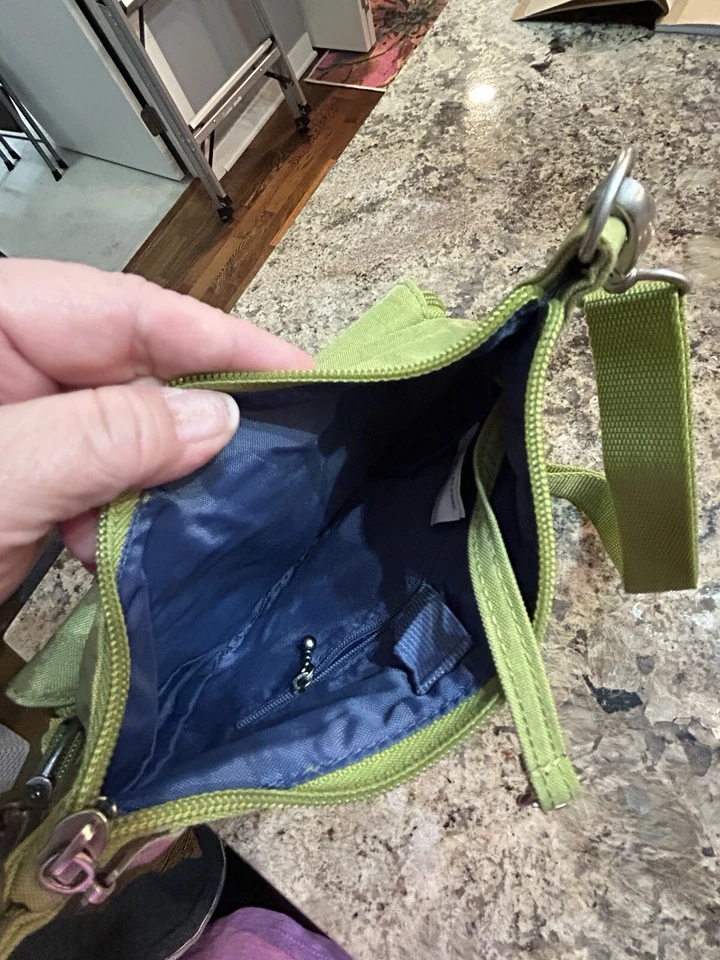 Bandolera/bolso de cinturón convertible Baggalini Foto 3 de 4