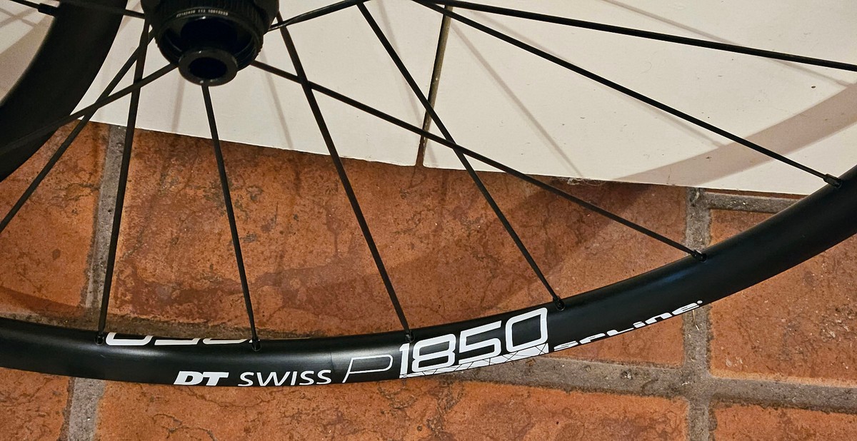 DT SWISS P1850 ROAD WHEELSET CENTERLOCK DISCO 12mm THRU-AXLE