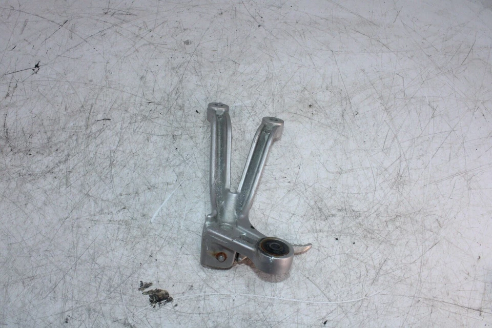 Clavija de pasajero trasera derecha Suzuki GSXR600 2002 43600-35F00 Foto 2 de 4