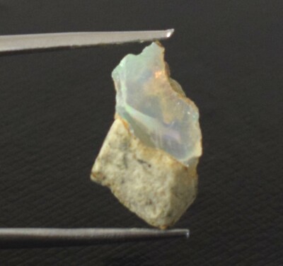 3,55 Karat natürlicher äthiopischer Opal Edelstein grob 15 x 9 mm AGI zertifi...