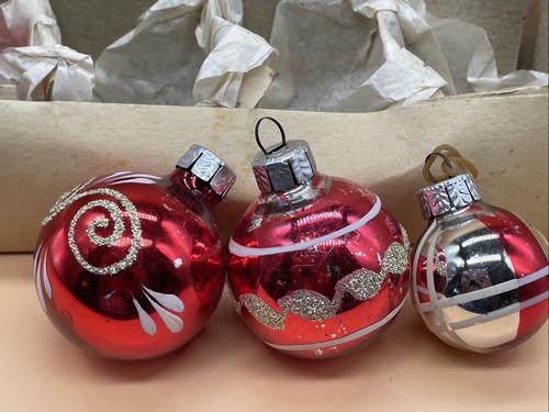 1950s–60s Mercury Glass Vintage Christmas Baubles Set | Concave Tree Decor - Picture 6 of 11