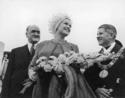 Princess Grace Monaco greeted by dignitaries arrival Dublin Festival- Old Photo