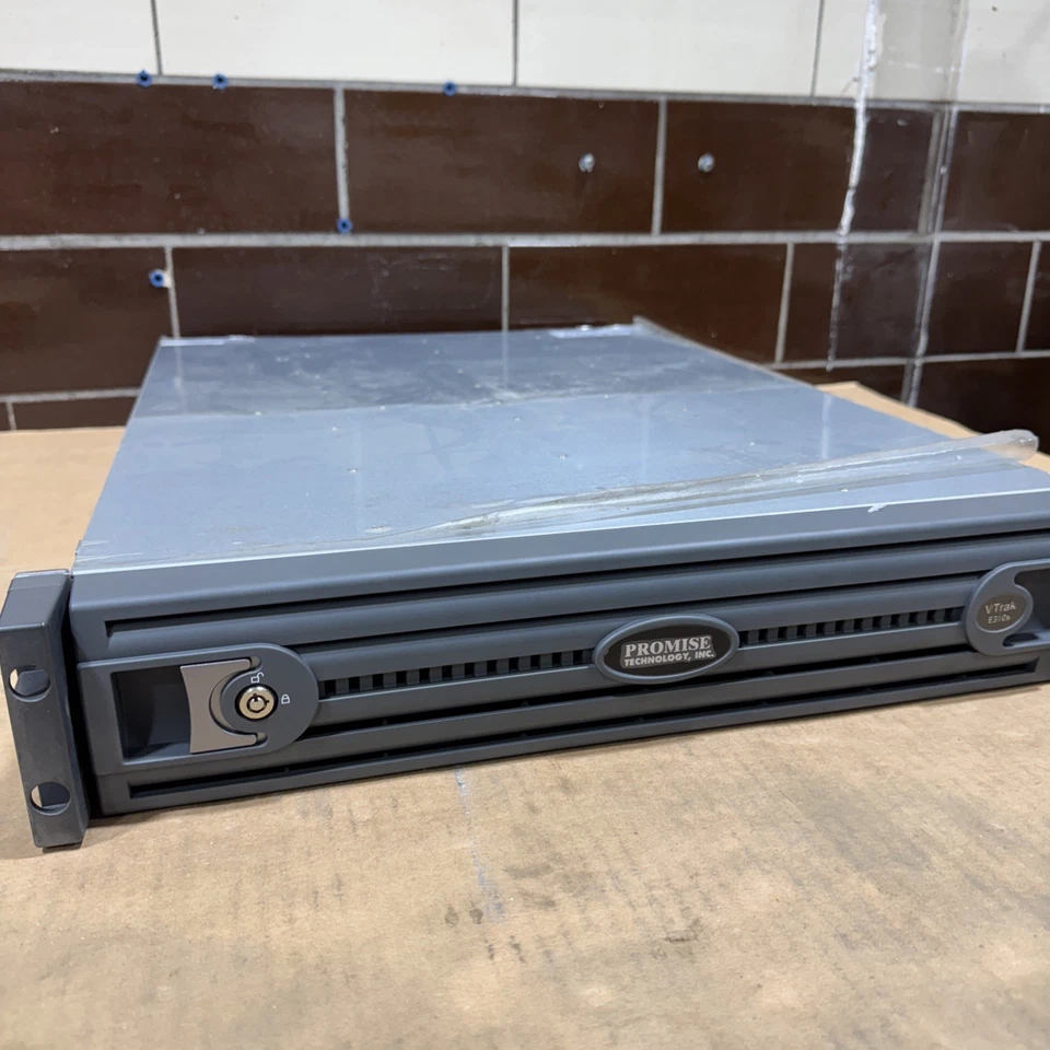 Promise Technology VTrak E310S 12 Bay Dual Controller 100-240VAC - Image 4 of 4