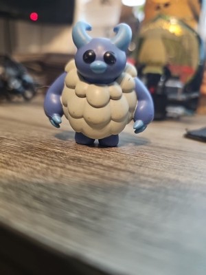 Adopt Me! Fantasy Clan Set pets Figures yeti