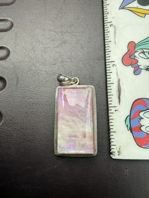 Rechteckiger rosa Regenbogen Mondstein Anhänger gefasst in 0,925 Sterlingsilber