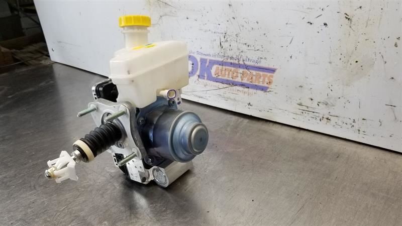 Maserati Grecale 2023 Brake master cylinder