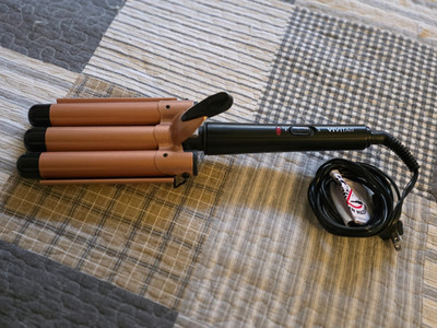 Vivitar Triple Barrel Hair Wave Waver Salon Curling Iron Curler Wand No Box NEW