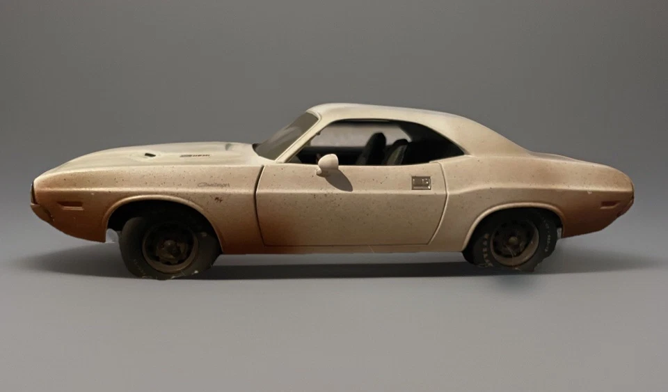 ERTL American Muscle Vanishing Point 1970 Muddy Dodge Challenger R/T ,1:18 - Image 2 of 4