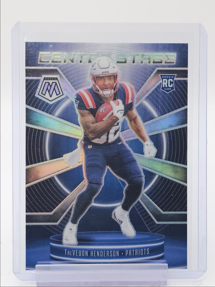 TREVEYON HENDERSON 2025 MOSAIC CENTER STAGE ROOKIE SILVER PRIZM RC Q0290