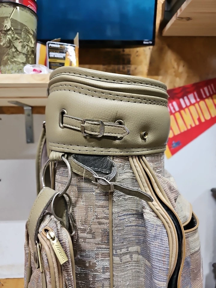 Bolso de Club de Golf de Diseñador Mizuno Raro 'Miz Collection' Cuero Gris Sin Cubierta para Lluvia Foto 4 de 4