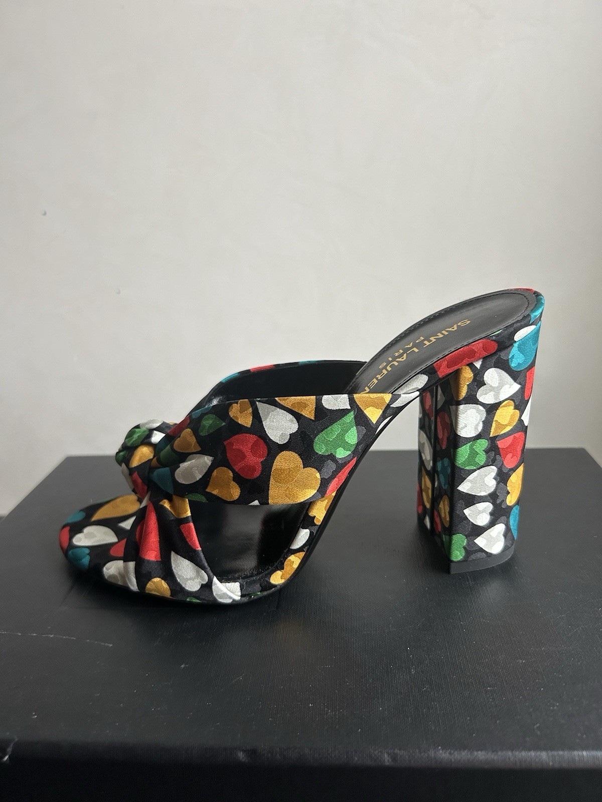 Sandali Saint Laurent annodati stampa cuore taglia Eu 37 nuovi con etichetta