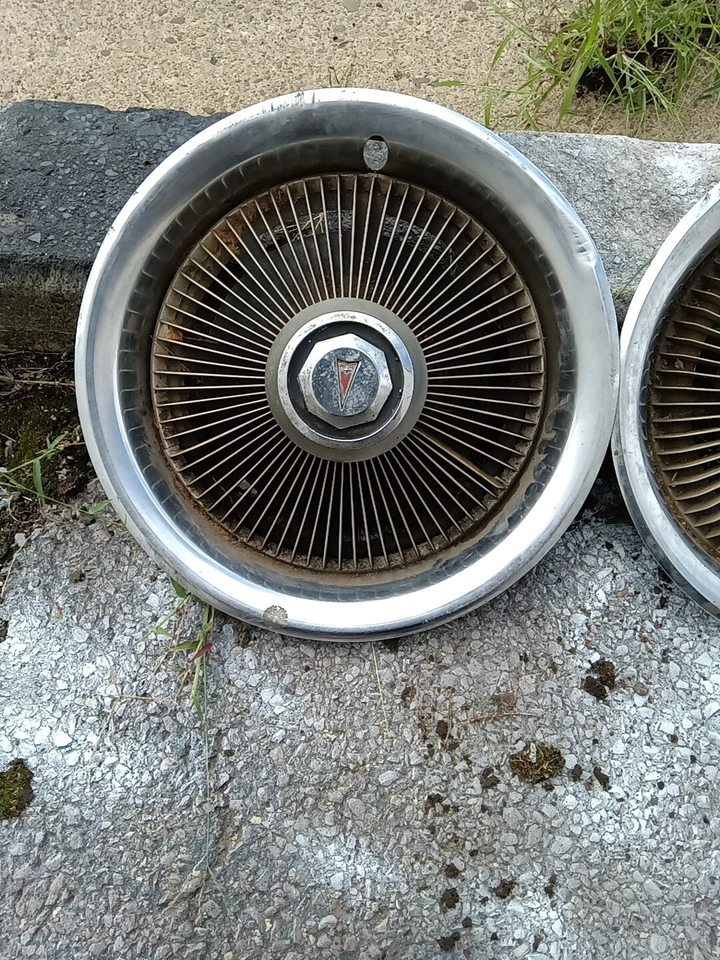 5 tapacubos Pontiac Firebird Grand Prix -- 1973 a 1984 - 15" se venden como están ver fotos Foto 4 de 4