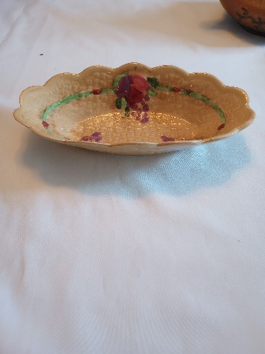 #702 - Shorter & Son Bowl w/ Grapes