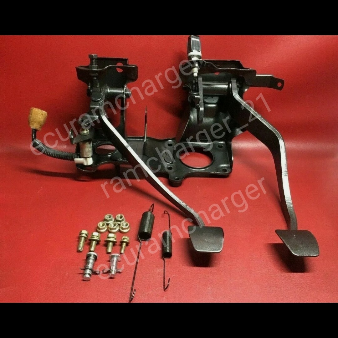 19891995 Toyota Pickup Clutch & Brake Pedal Bracket Assembly 9095