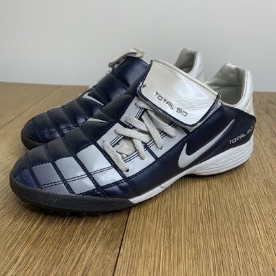 nike total 90 trainers