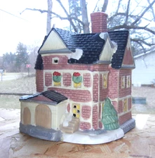 2-STORY VINTAGE LIGHTED "VICTORIAN HOUSE" 6 1/2"H PORCELAIN BEAUTIFUL DETAILS   