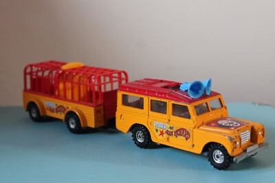 K-51 Corgi: Land Rover 109 WB gelb/rot Pinder