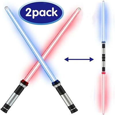 Blinkendes Laserschwert erleuchtet das Schwert mit Geschenken aus dem Spielkostüm von