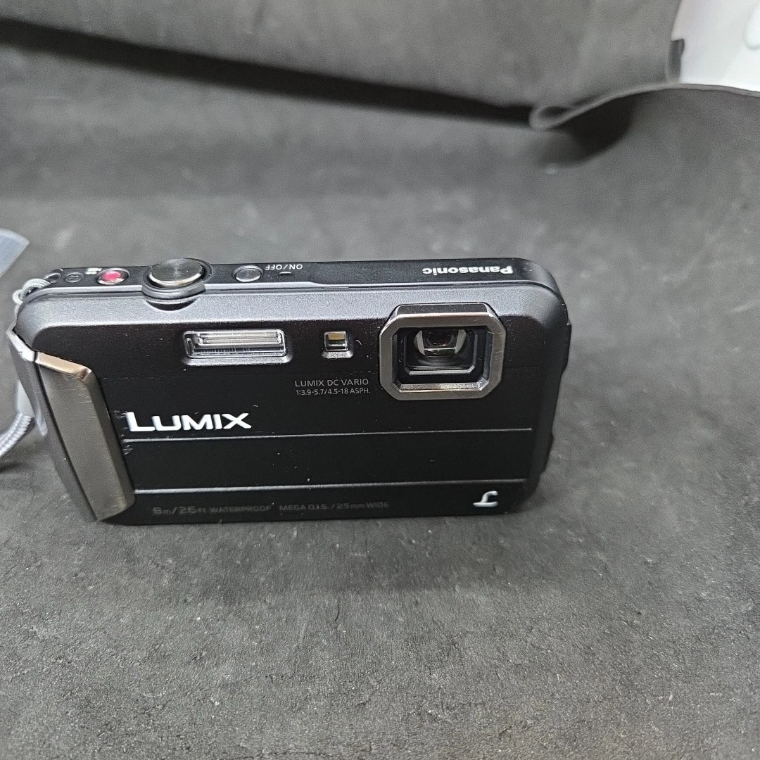 Preços baixos em Câmeras digitais Panasonic LUMIX DMC-TS30