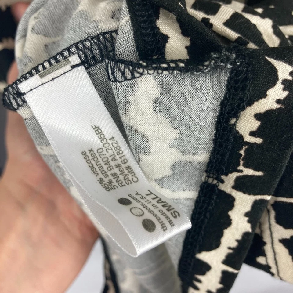 Top estampado animal delantero envolvente tres puntos S Foto 3 de 4