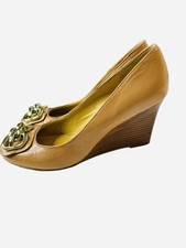 Nine West Stacked Wedge Heel Leather Pumps Camel Tan Gold Tone Hardware Size 6M