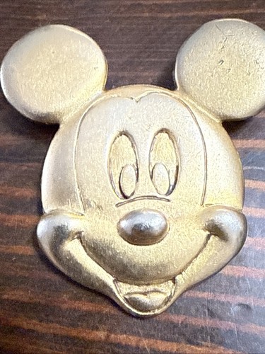 Ultra Rare Disney Pin - Satin Gold Smiling Mickey Mouse Head 93330 AAi - Picture 2 of 4