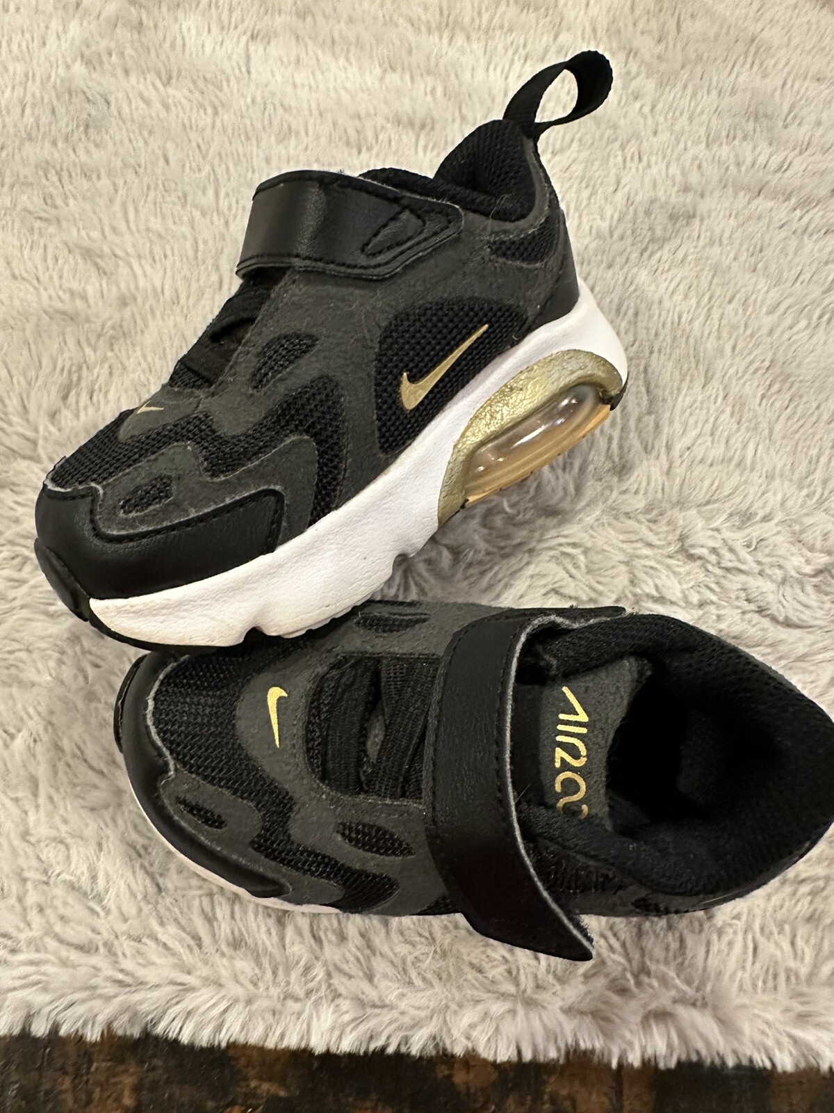Nike  Air Max 200 Toddler Shoes size 5C Black Gold AT5629-003 Hook & Loop-image