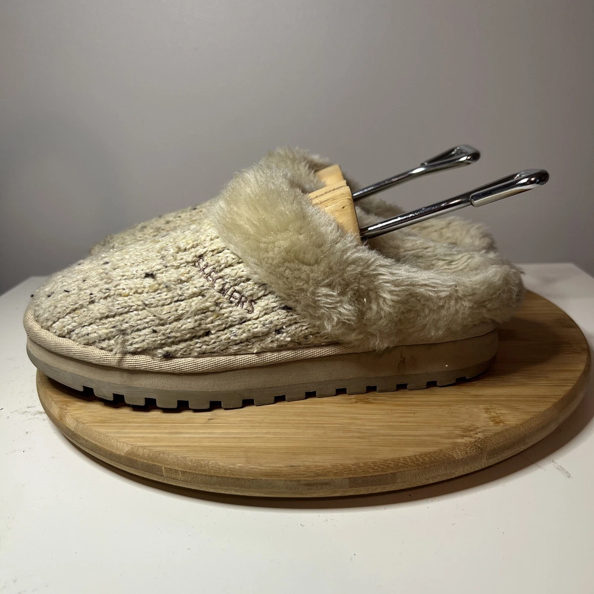 Skechers sweater shoes deals