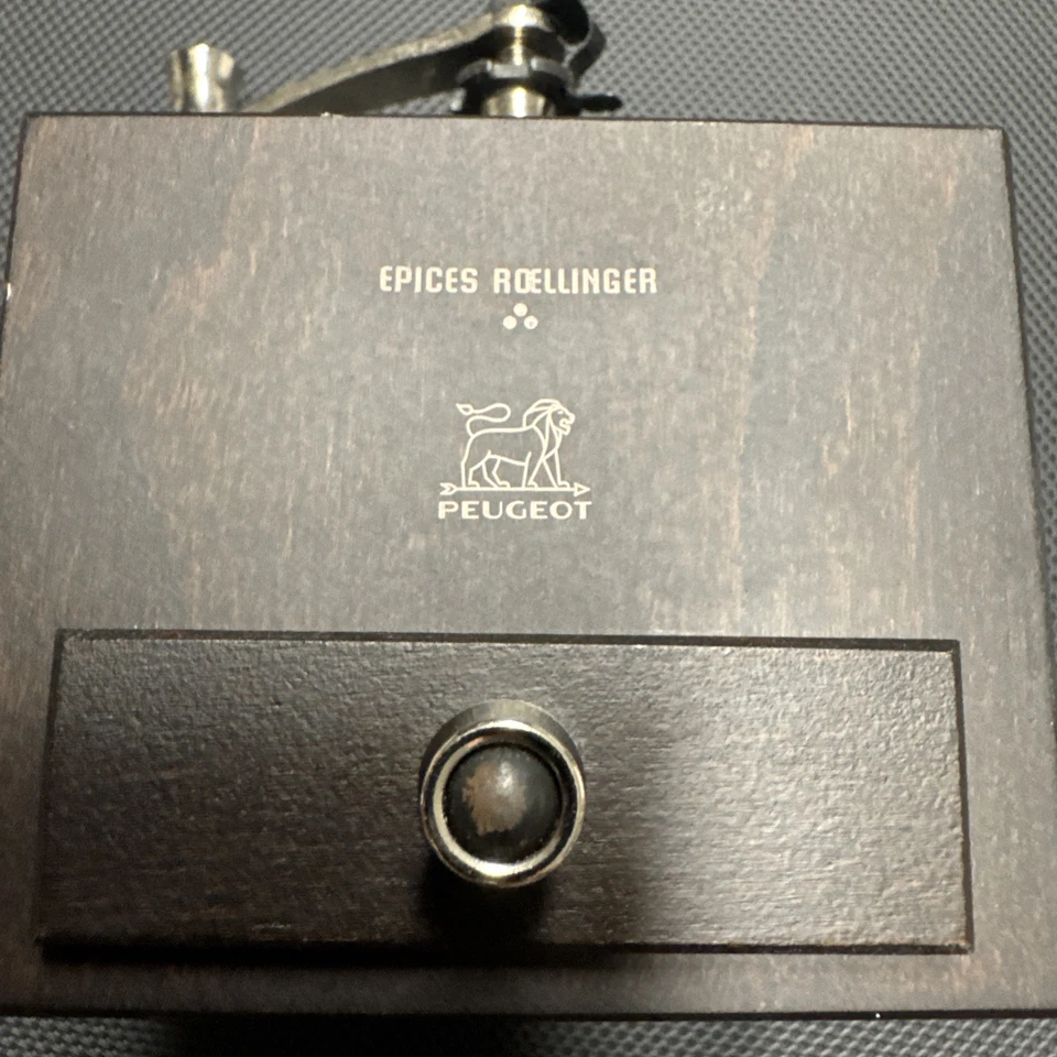 Molinillo de pimienta Peugeot Olivier Roellinger 5,25 pulgadas, chocolate, 9,5x11x13,5 cm (... Foto 3 de 4