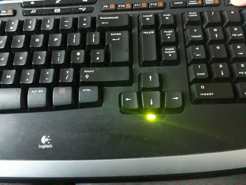 LOGITECH LX710 Laser - Cordless Keyboard Wireless ** BROKEN MINI RECEIVER ** - Picture 4 of 6
