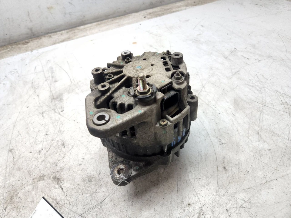 Alternador Nissan Frontier 2003-2004 OEM 231001Z600 6 cilindros 3,3 L V6 Foto 2 de 4