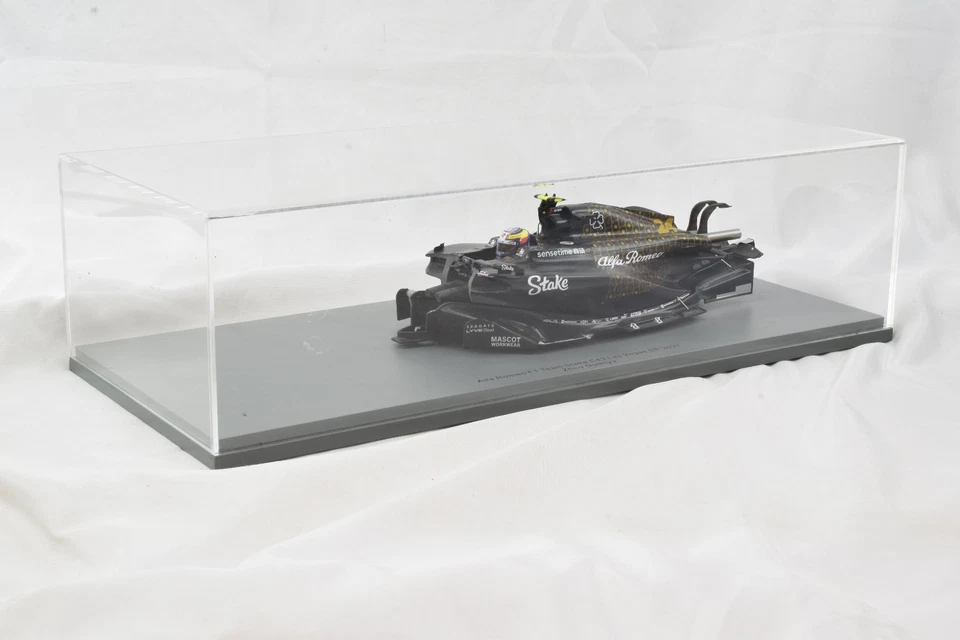 Spark Alfa Romeo - Zhou Guanyu - 2023 Vegas GP 1:18 Diecast F1 Car 18S974 ROTO Foto 3 de 4