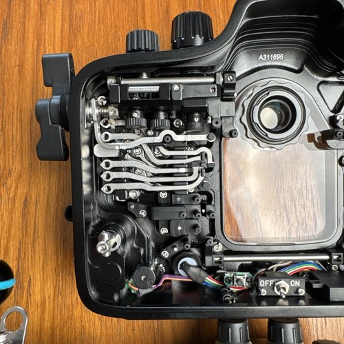 Nauticam 17420 NA-A7RIII Underwater Camera Housing For Sony - Photo 14 sur 18