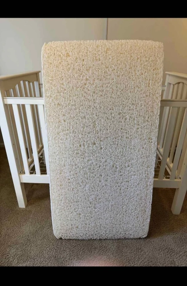 Colchón para cuna Newton Original bebé niño - blanco, incluye 2 fundas, transpirable Foto 4 de 4