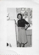 FOUND BLACK AND WHITE FAMILY PHOTOGRAPH Snapshot ORIGINAL Vintage 45 51 Z