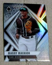 2021 Panini Phoenix Holo #24 Manny Machado Refractor - San Diego Padres