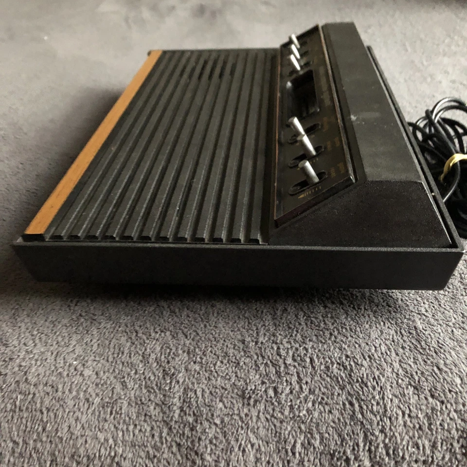 Atari CX-2600 Video Computer System with Paddle Controllers & 24 Games UNTESTED - Image 4 of 4