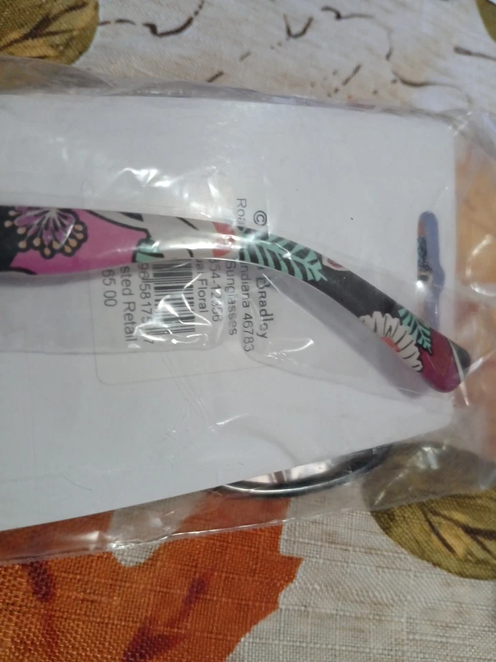 Vera Bradley Alyse Sunglasses Kauai Floral  NWT - Image 3 of 3