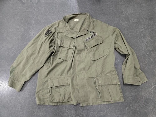 Vintage US Military Vietnam War Era Jungle Fatigue Jacket Size Large/Short