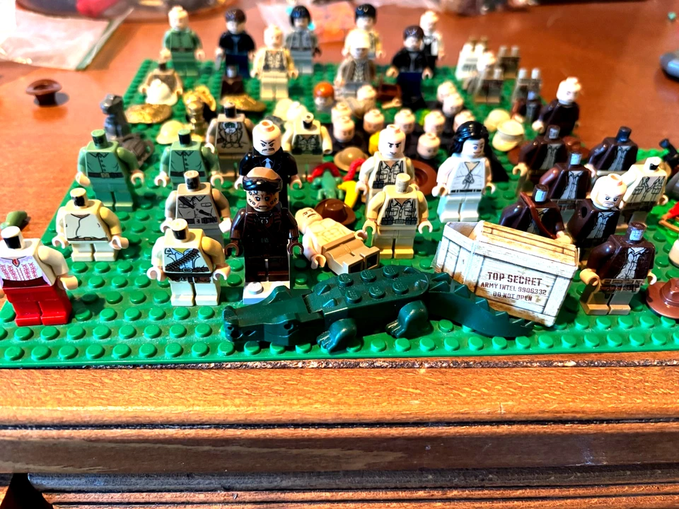 Lego Indiana Jones Large  Minifigures Loose  Lot and Accessories - Image 2 of 4