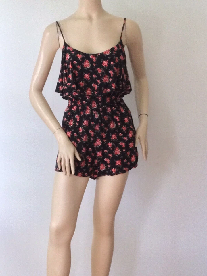 材料女孩黑色带花卉玫瑰荷叶边连身裤(S 码) — 第 3/4 张图片