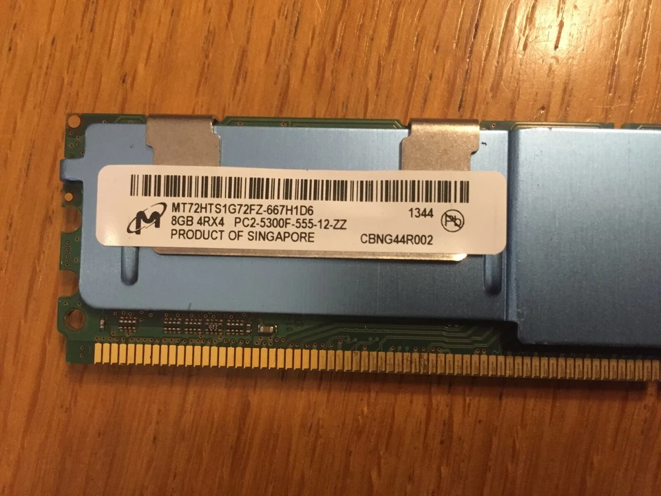 Micron MT72HTS1G72FZ-667H1D6 / 8GB 4RX4 PC2-5300F-555-12-ZZ Memoria / Kit di 2 - Immagine 2 di 4