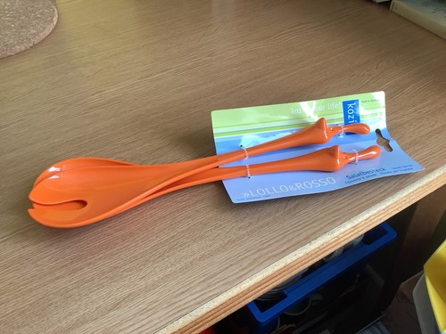 Koziol. Lollo & Rosso. Salatbesteck Set. Orange Kunststoff. Gesichter. Spaß. Utensilien.