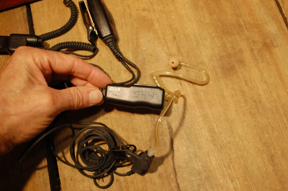 ARC T22045 2-Wire Surveillance Headset Kit for Motorola XTS Series 2-Way Radios - Image 3 of 4