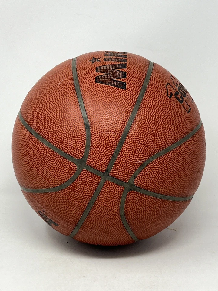 Компактный баскетбольный мяч Mikasa 1100 для помещений состав 28,5–29 дюймов коричневый - Изображение 4 из 4