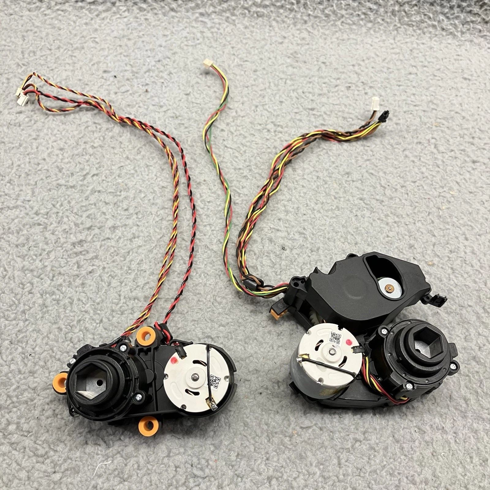 ECOVACS Deebot N30 OMNI Robot Vacuum & Spinning Mop Motor Set Lot TESTED WORKS
Opens in a new window