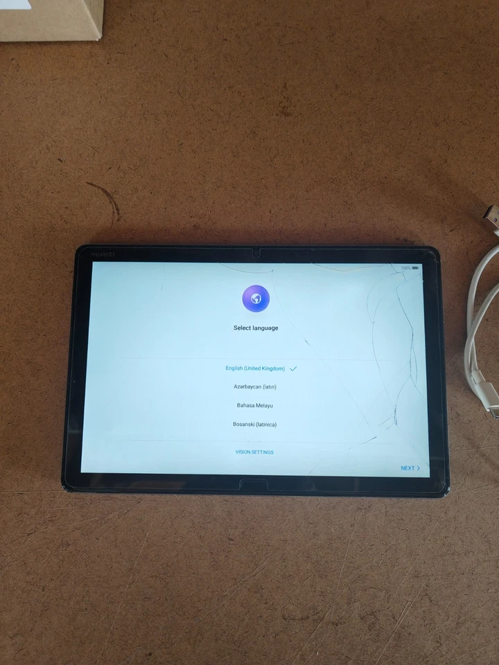 Huawei MediaPad M5 Lite 32GB, Wi-Fi, 10.1 in Space Grey Crack Screen Works Good - Image 3 of 4