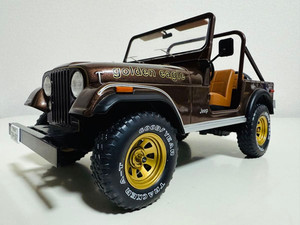 MODELCAR 1/18 - Jeep CJ-7 Golden Eagle 1980 Noire - Collection Miniature
